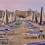 Beachfront Colourful Flat With Swimming Pool