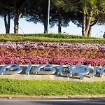 Daire Beachfront Colourful Flat With Swimming Pool Bibione