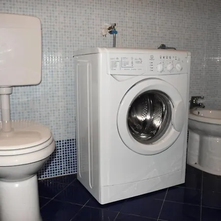 Beachfront Colourful Flat With Swimming Pool Apartmán *