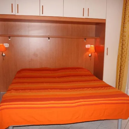 Beachfront Colourful Flat With Swimming Pool Apartment *