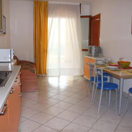 Beachfront Colourful Flat With Swimming Pool * Bibione