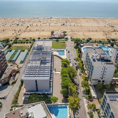 Διαμέρισμα Beachfront Colourful Flat With Swimming Pool *
