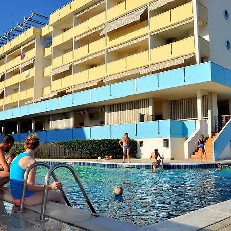 Beachfront Colourful Flat With Swimming Pool Διαμέρισμα Μπιμπιόνε