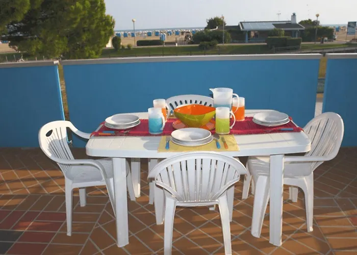 Beachfront Colourful Flat With Swimming Pool * Bibione