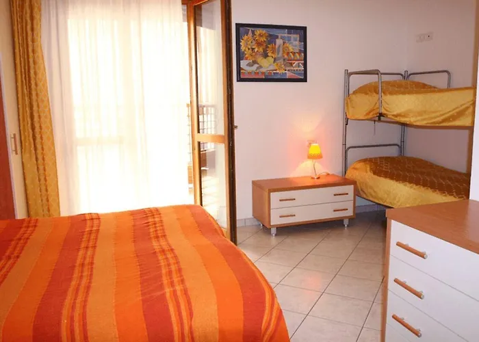 Beachfront Colourful Flat With Swimming Pool *