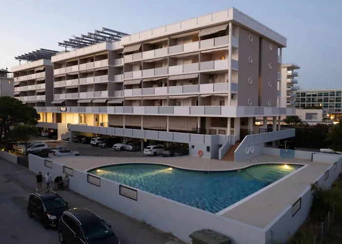 Beachfront Colourful Flat With Swimming Pool